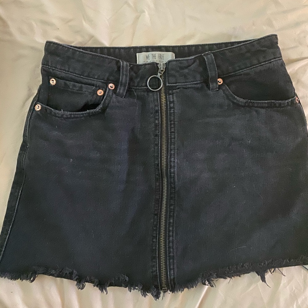 FREE PEOPLE black zip up jean skirt